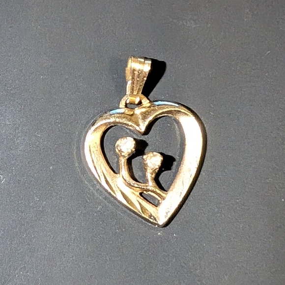 Vintage 12K Gold Filled Diamond Heart Pendant - Picture 2 of 10